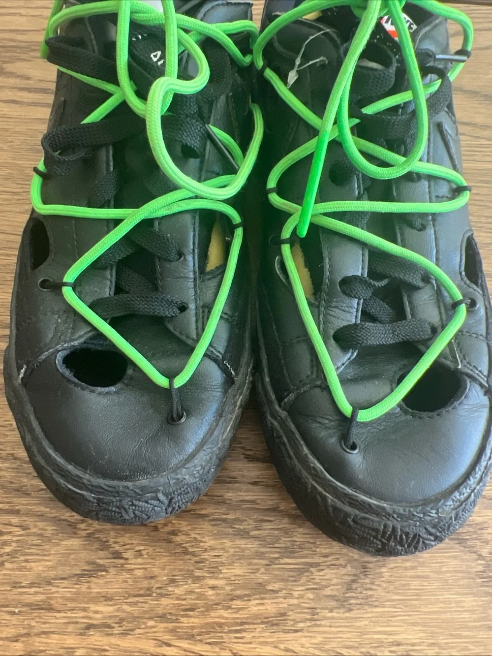 Nike x Off-White blazer low Black Sneakers with Neon Green Laces